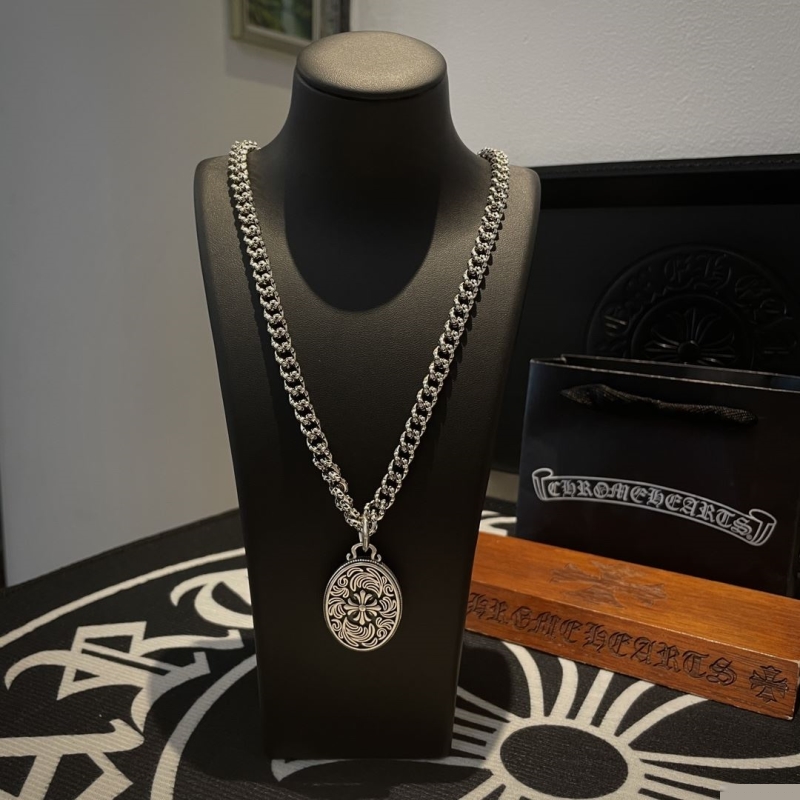 Ch**me He**ts necklaces